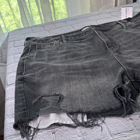 Old Navy Women’s High Rise Shorts Secret Slim Pockets 18 NEW Gray Charcoal - Picture 4 of 15
